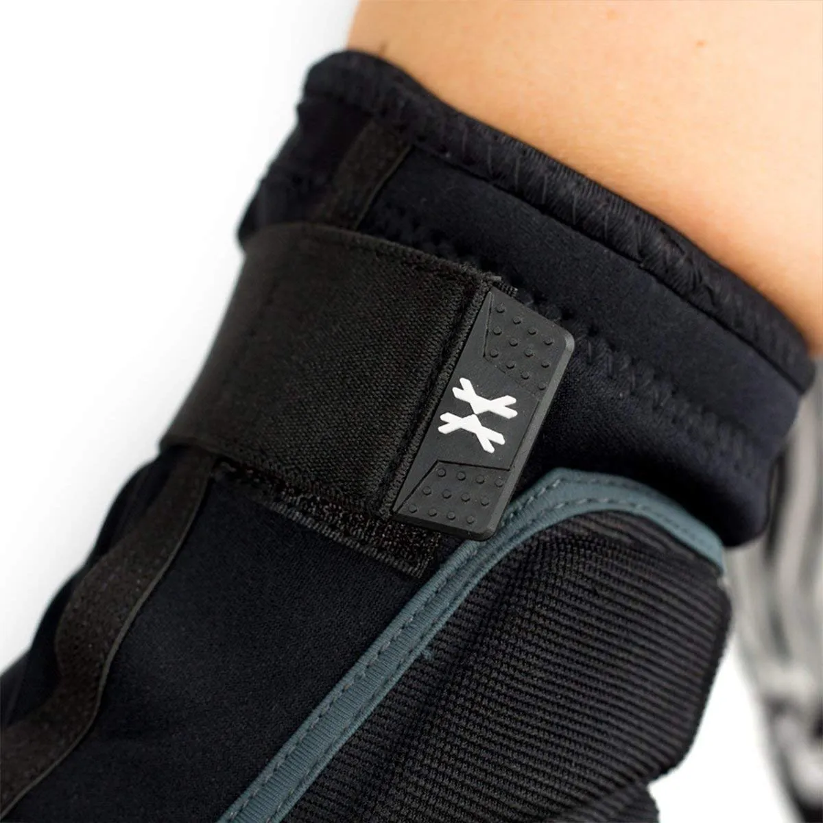 HK Army HSTL Line Elbow Pads - Black - Large