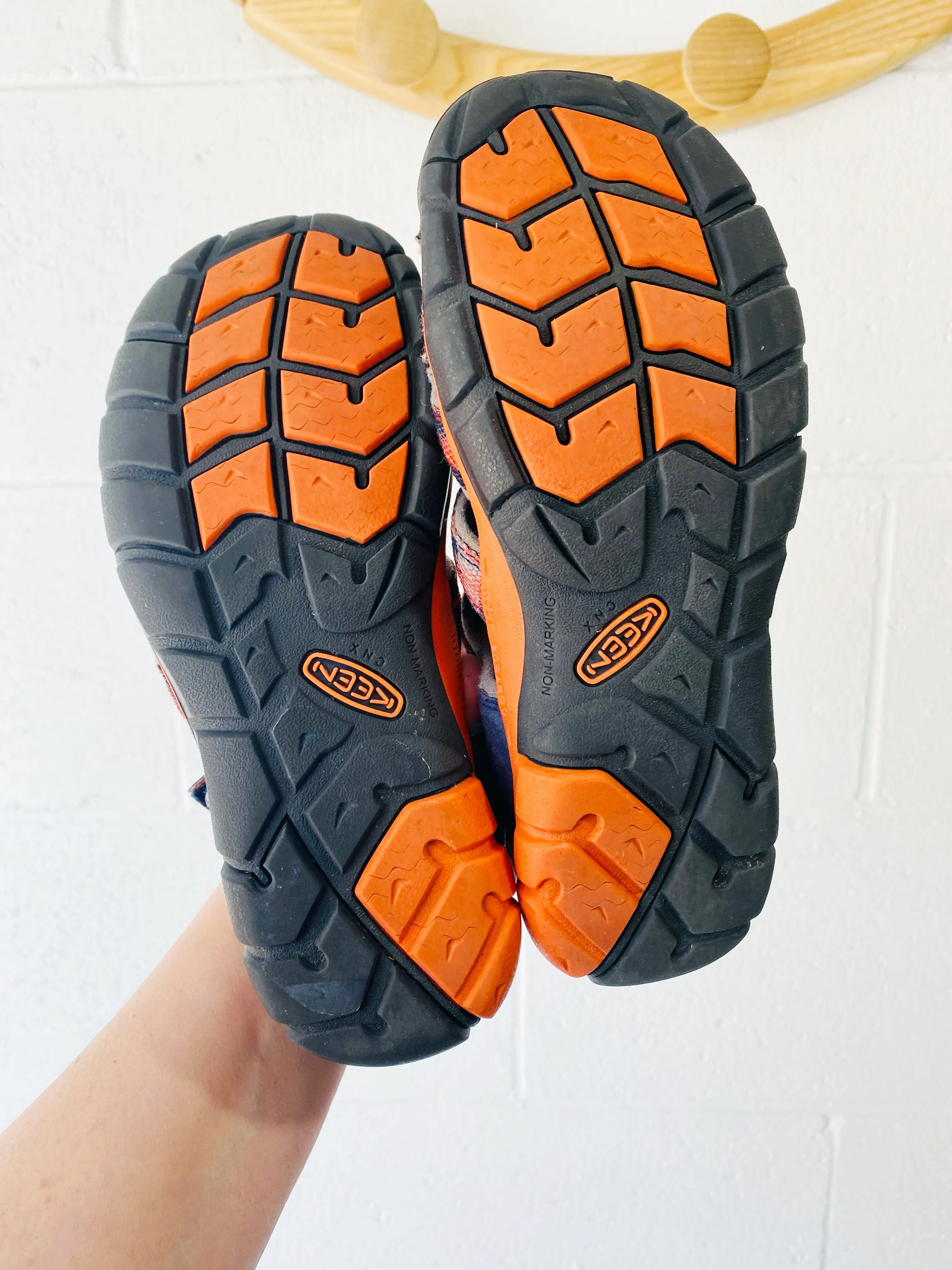 Keen Orange   Blue Seacamp Sandals, youth size 2