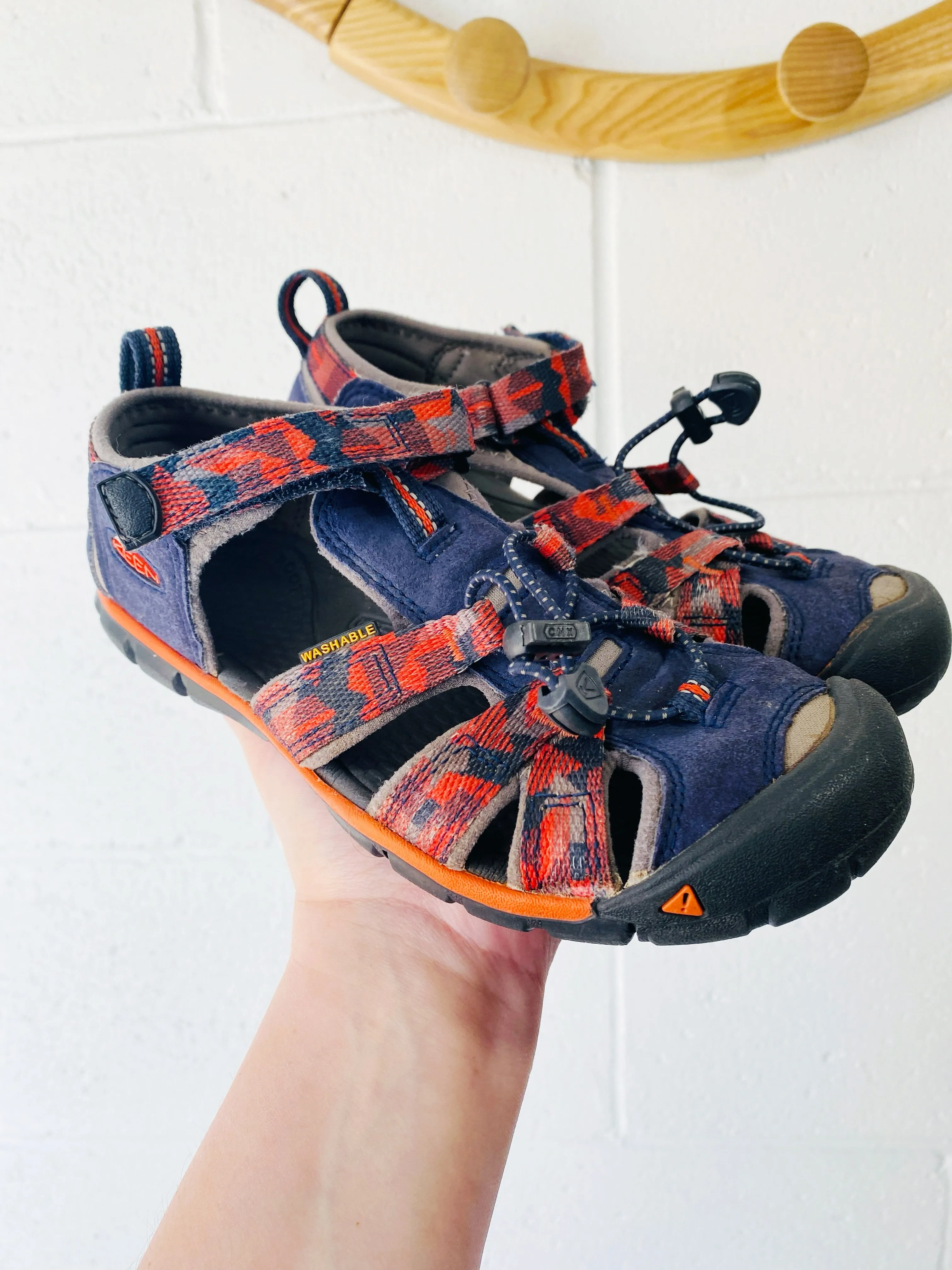 Keen Orange   Blue Seacamp Sandals, youth size 2