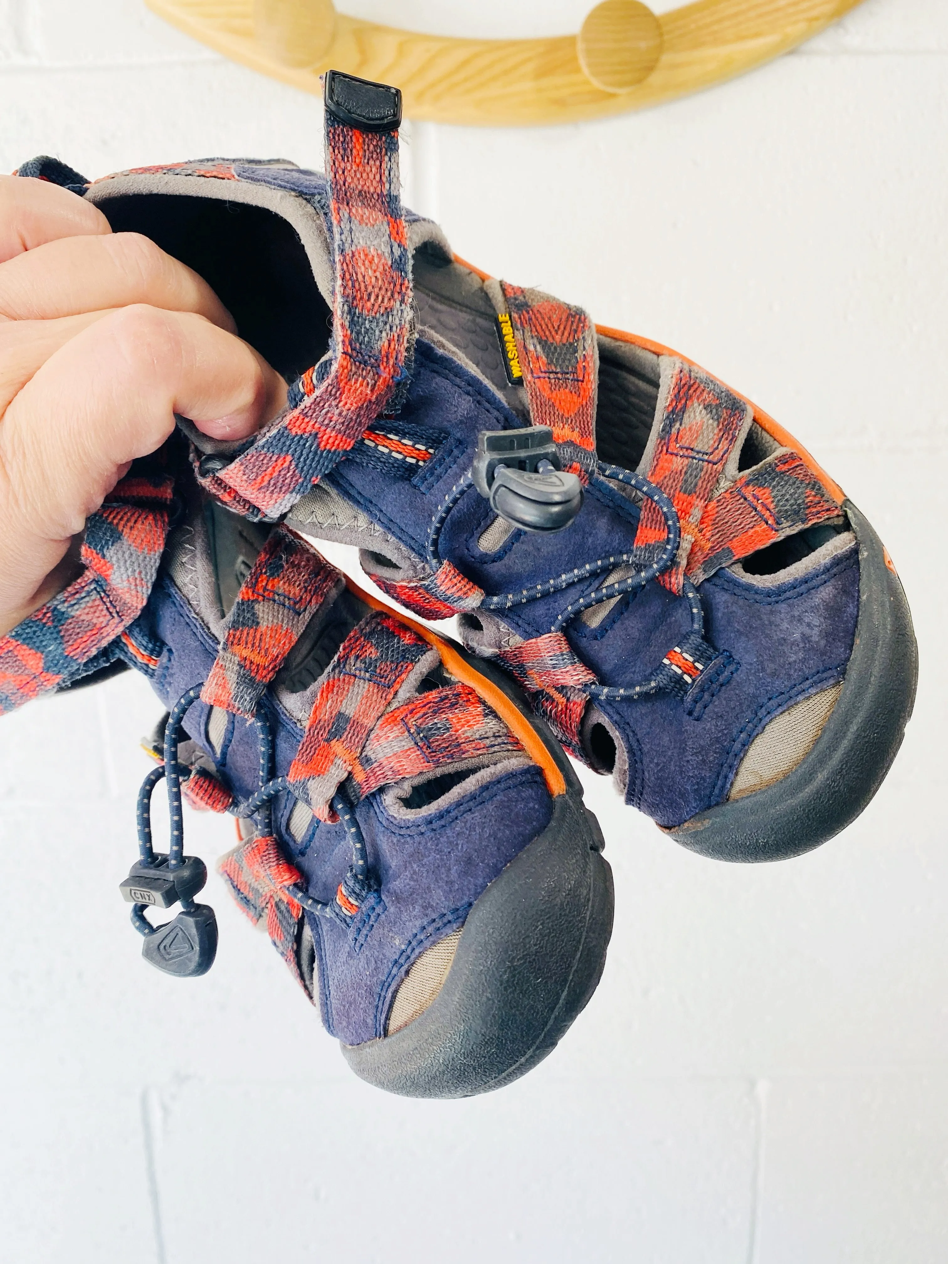 Keen Orange   Blue Seacamp Sandals, youth size 2