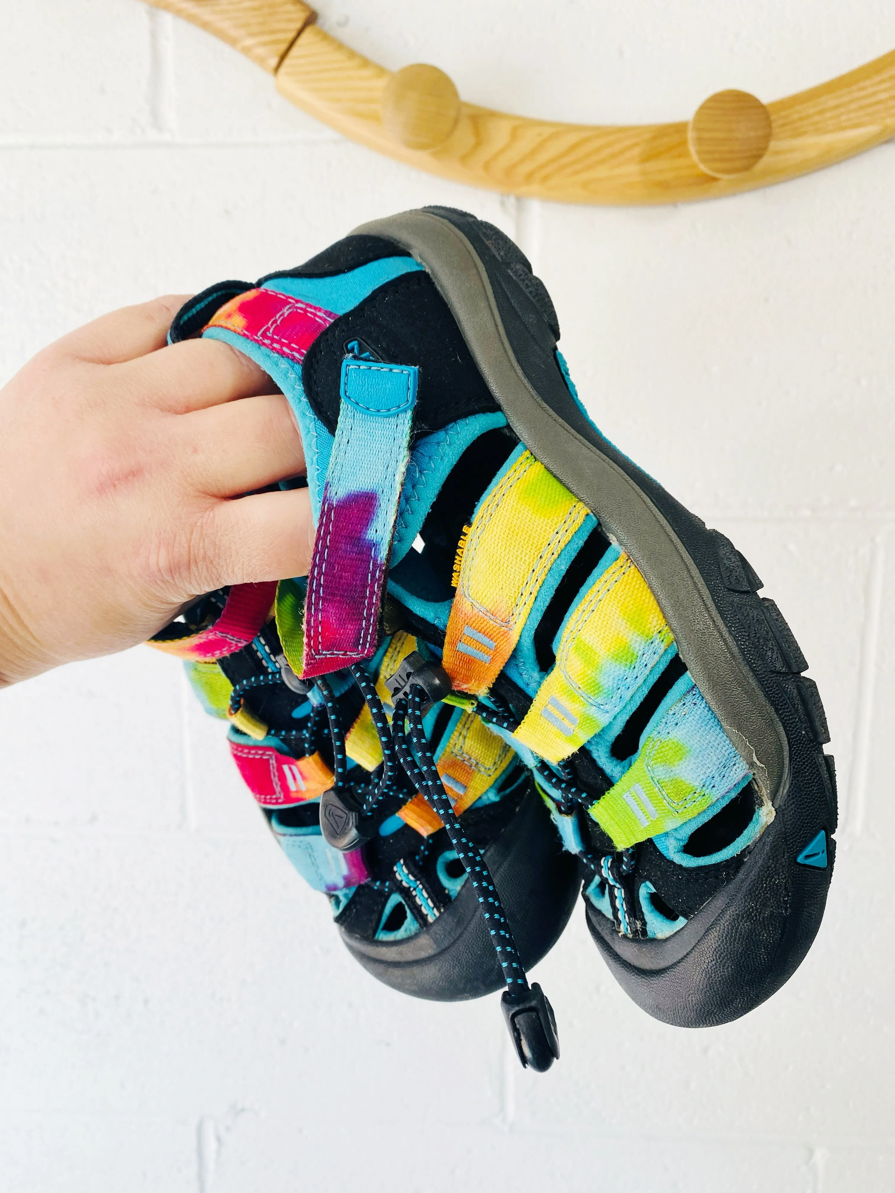 Keen Rainbow Seacamp Sandals, youth size 3