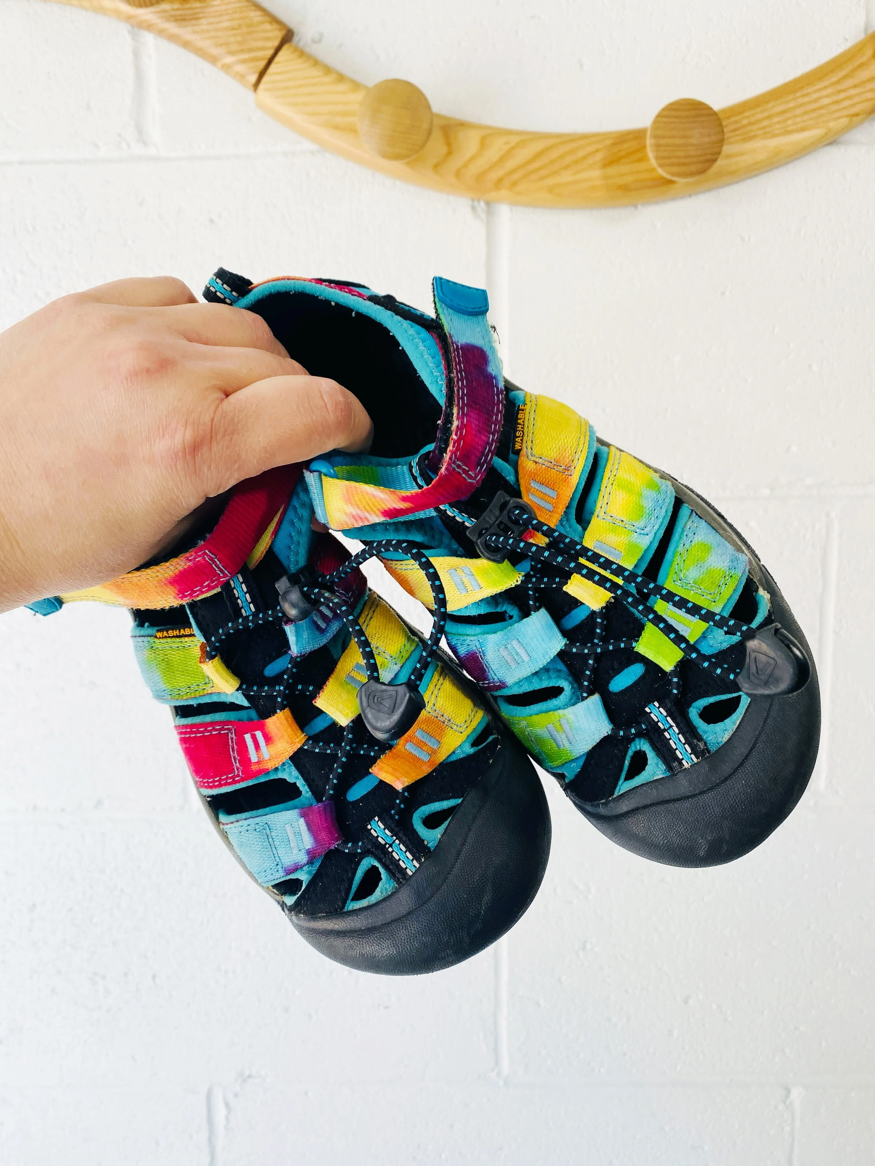 Keen Rainbow Seacamp Sandals, youth size 3