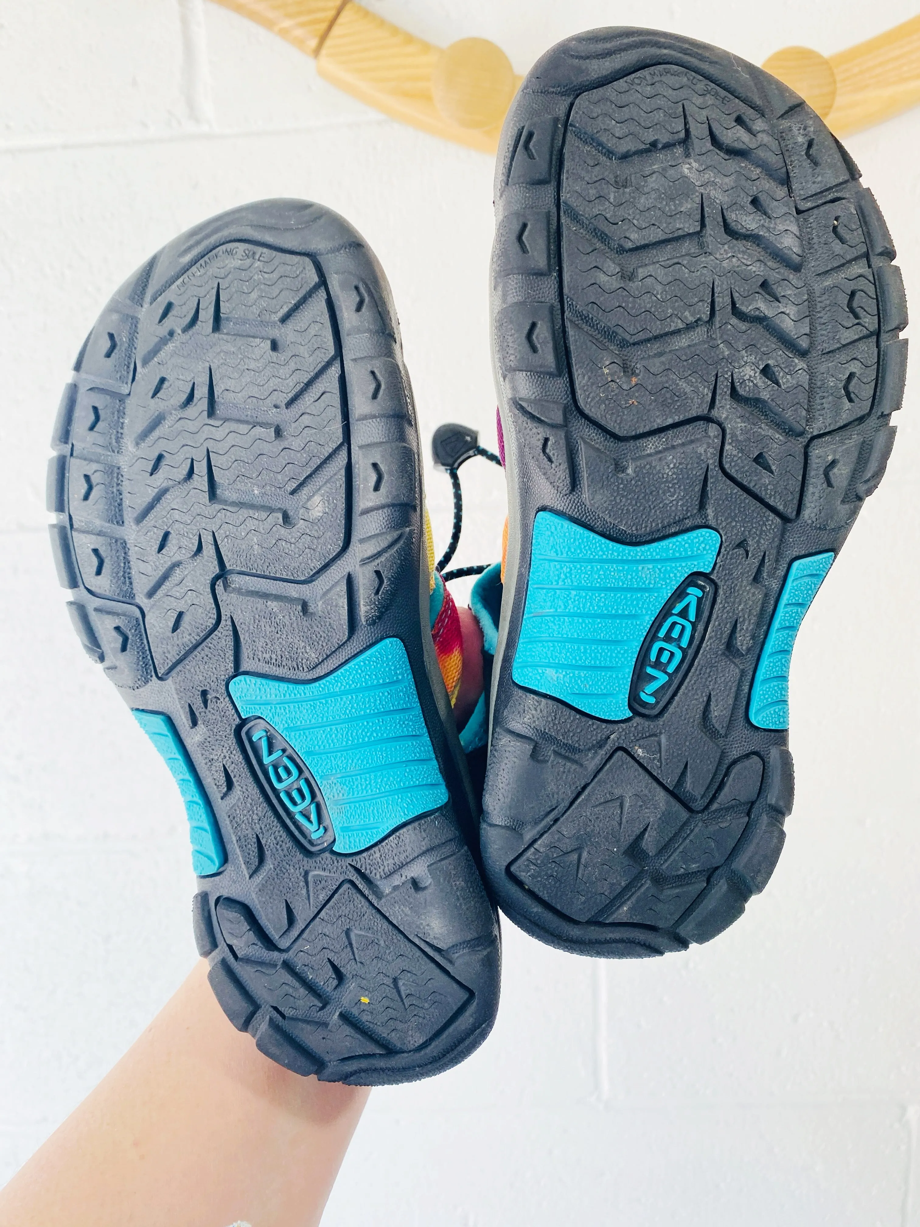 Keen Rainbow Seacamp Sandals, youth size 3